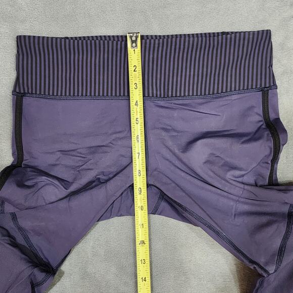 Lululemon Cropped Leggings Purple size 8 - Picture 6 of 9